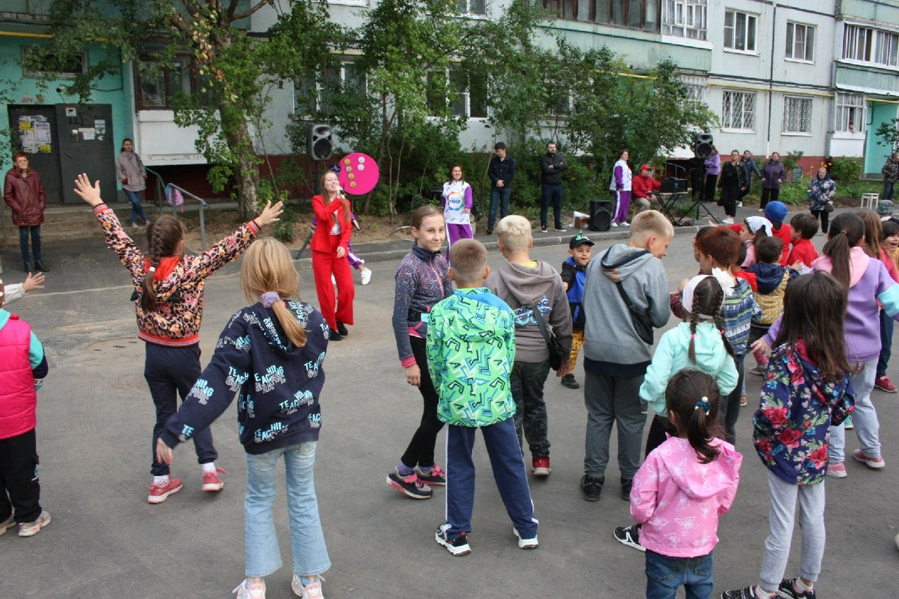 Баулинская. Праздник день двора масштабный. Спортивные праздники во дворах. Городской праздник. Тверь праздники двора.