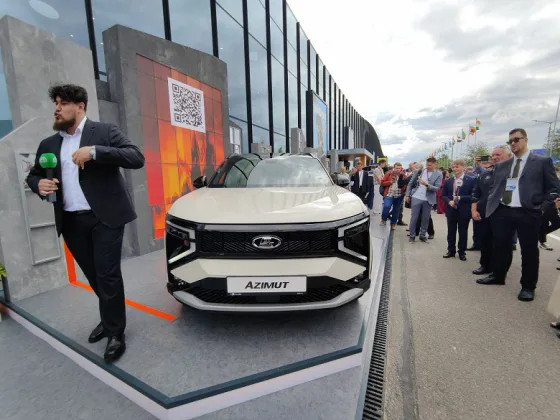 Lada Azimut — полностью российская разработка. Новейший кроссовер, который должен быть дешевле аналогичных китайских моделей, показали вживую