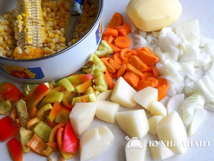 Суп-пюре из свежей кукурузы перец, кастрюлю, можно, кукурузу, отвара, налить, отвар, картофель, целый, проварить, часть, добавить, конце, молотый, выложить, варки, минут, кукуруза, нарезать, ложку