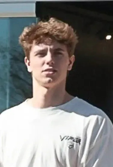 Повзрослевших сыновей Бритни Спирс заметили на публике Бритни, Спирс, опеки, Федерлайн, певицы, братьев, только, начала, публиковать, Сыновей, после, архивные, братьям, исполнилось, нежными, подписями, стали, навещать, меняться, алименты