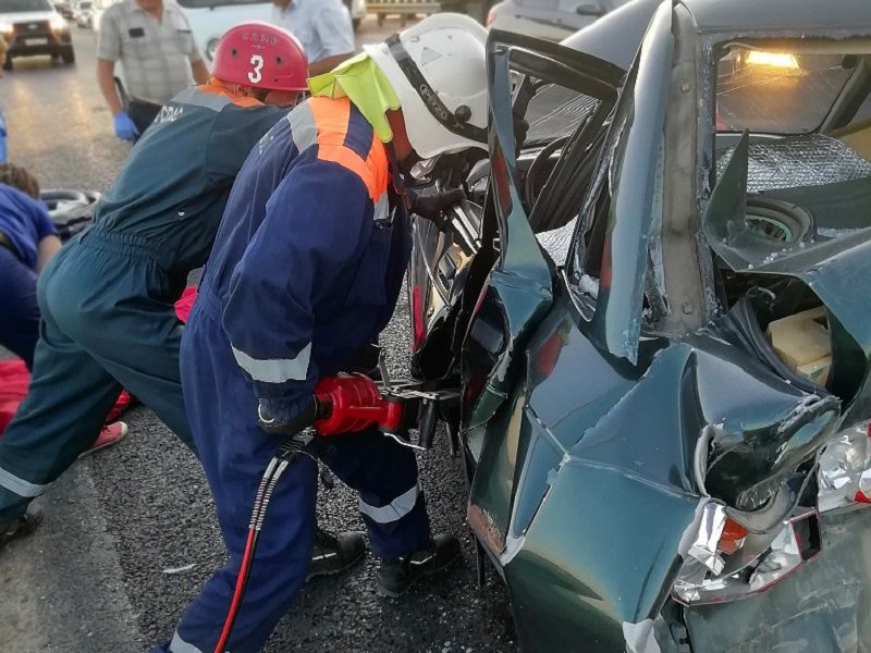 На Кубани в жесткой аварии пострадали три человека