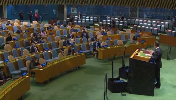 А с роялем был бы аншлаг: Сеть отреагировала на выступление Зеленского в ООН перед пустым залом (ФОТО) | Русская весна