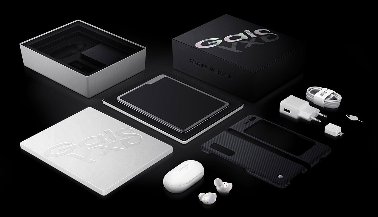 Mobile-review.com Десять причин купить Samsung Galaxy Fold samsung galaxy fold,обзор,товары