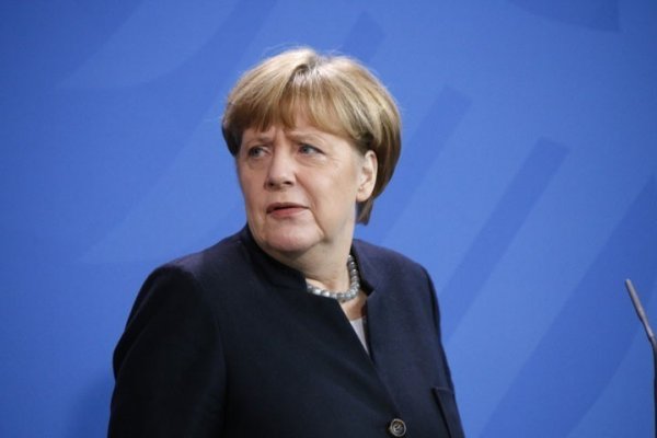 Граждане Германии требуют привлечь Меркель к уголовной ответственности