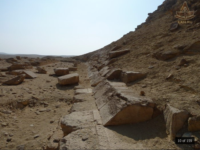 Спутница Ломаной пирамиды: попали внутрь закрытого объекта