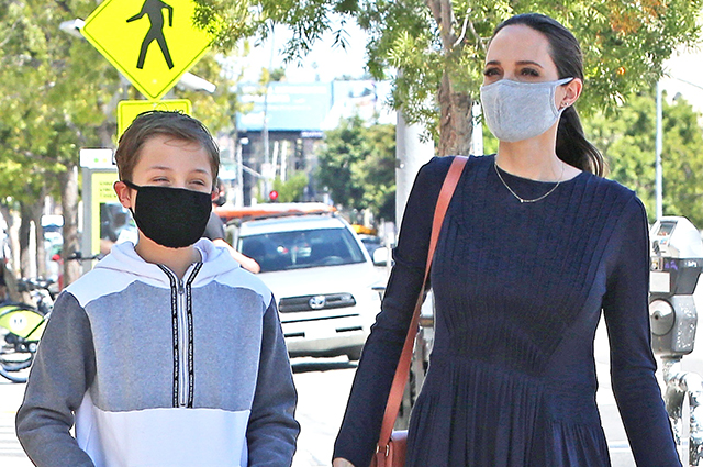 Анджелина Джоли на шопинге с сыном Ноксом в Лос-Анджелесе