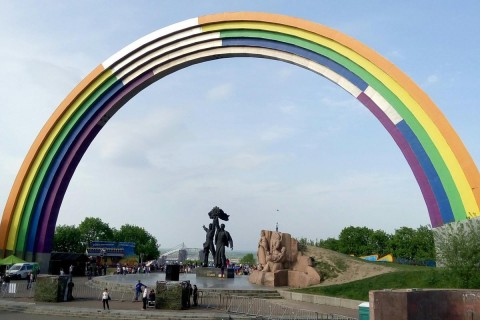 У Кличко пообещали убрать радугу с Арки Дружбы Народов, как только закончится «Евровидение»
