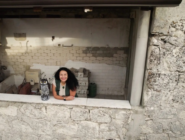 Рубия Дэниелс в одном из своих домов, приобретенных за 1 евро. | Фото: walletcanvas.com.