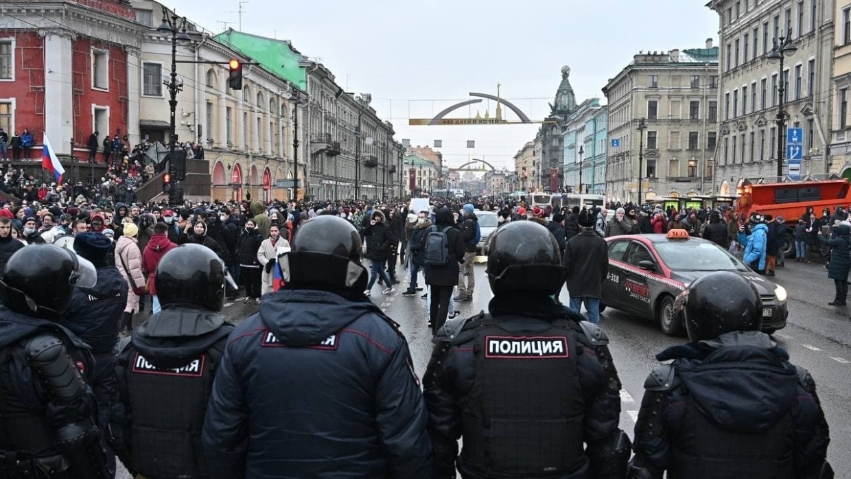 Дума митинги. Митинги в России. Митинг в Питере. Полиция России на митингах.