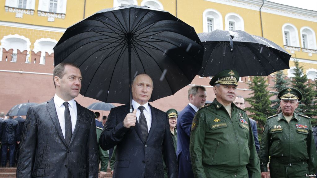 Президент Владимир Путин и его окружение