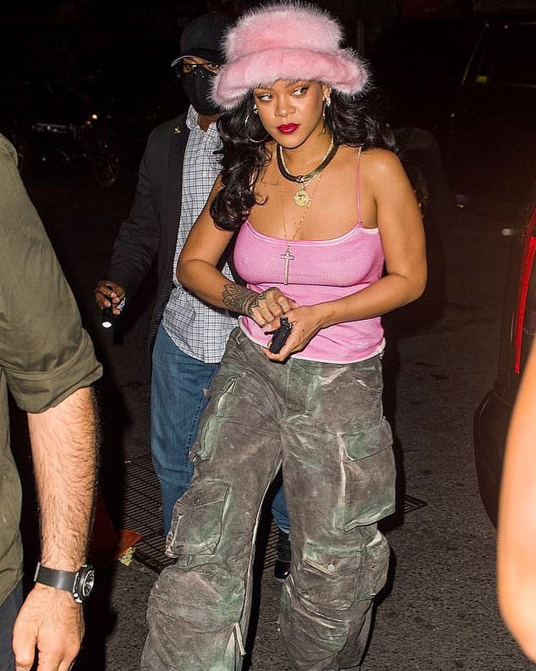 Rihanna braless