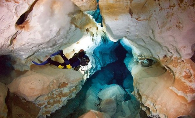 Два дня под водой: дайвера спасло настоящее чудо Герои,дайвер,люди,подводная пещера,Пространство,чудо