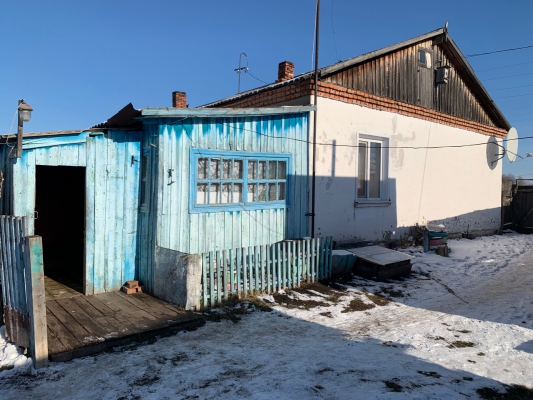 Житель Новосибирской области напал с ножом на экс-сожительницу в доме её матери