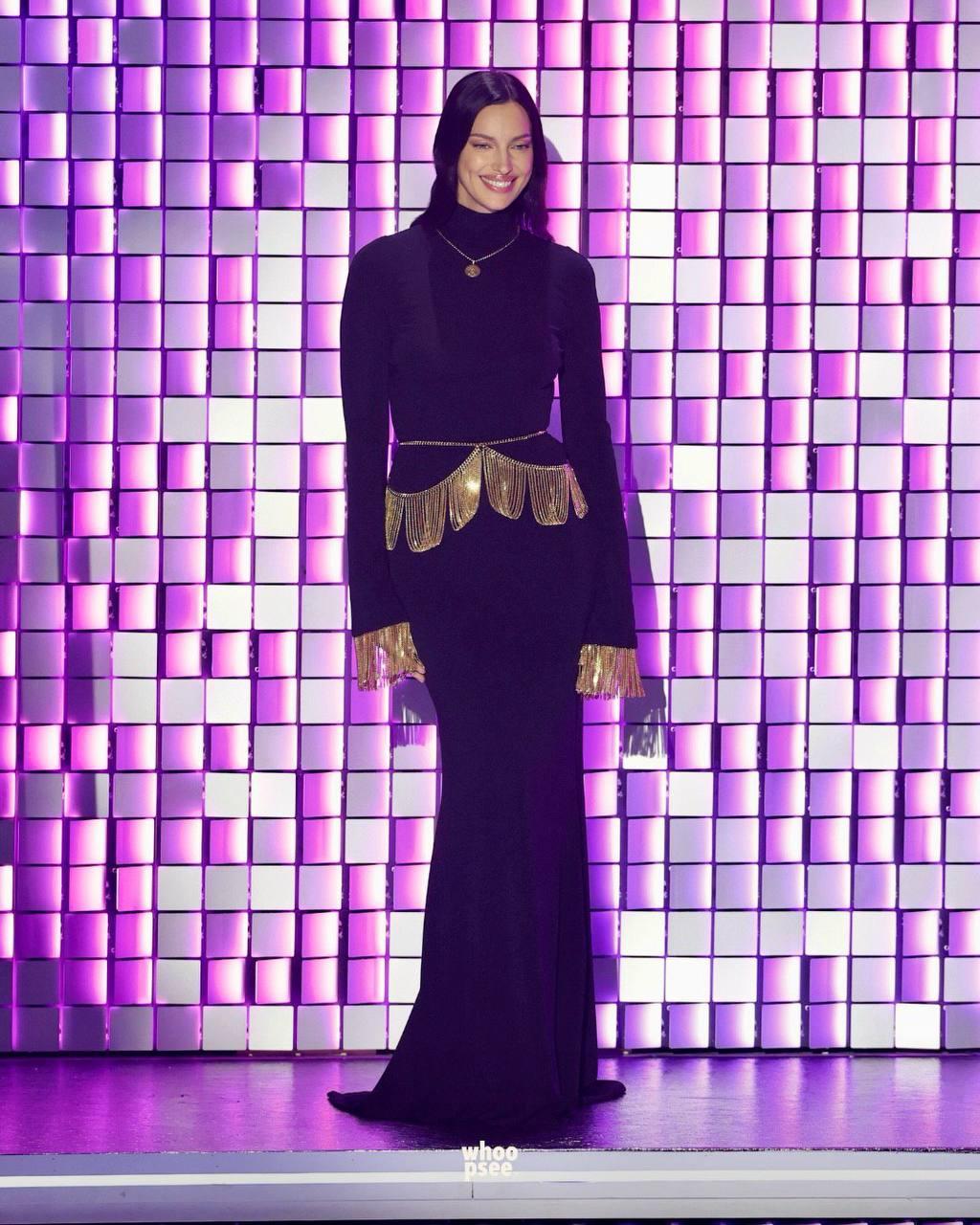 Белоснежное кружево и откровенное декольте: 5 лучших образов Ирины Шейк на фестивале в Сан-Ремо Ирина, платье, модель, модели, Ирины, черное, образ, стала, Однако, подчеркнул, украшенное, вставками, дополнила, декольте, время, Ирину, Брэдли, своей, которое, красивая