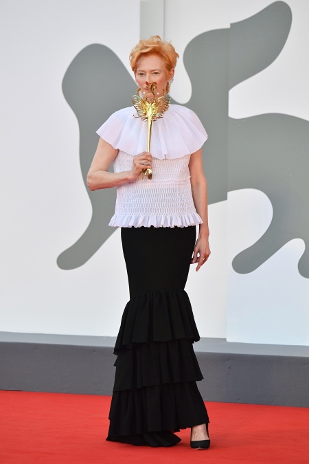 Маска, я тебя знаю: Кейт Бланшетт, Тильда Суитон и другие звезды на церемонии открытия Венецианского кинофестиваля Звезды,Красная дорожка