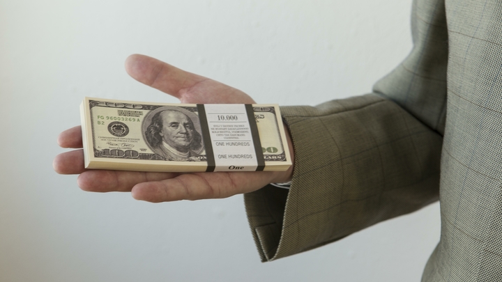 Вместе с Китаем и Россией от "токсичного доллара" отказываются все больше стран мира