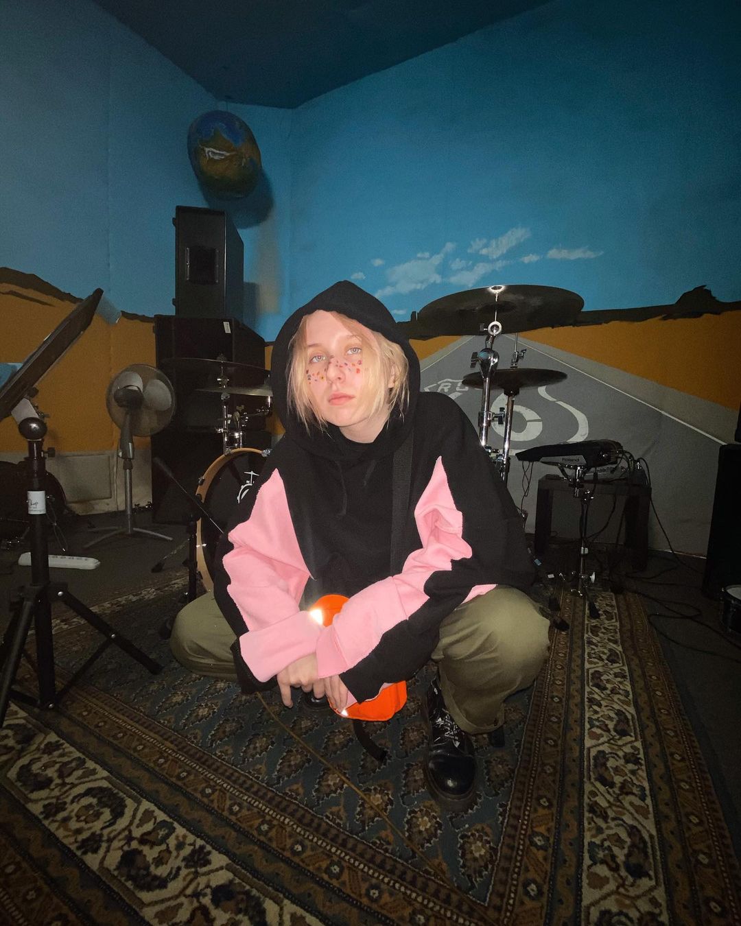 Без пластики и фотошопа: молодые российские певицы, которые выступают за натуральную красоту