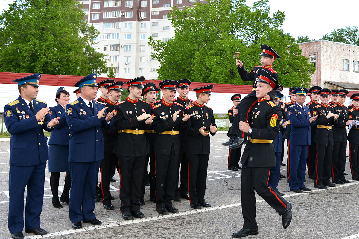 Ульяновском гвардейском суворовском военном училище. Ульяновское Суворовское военное училище. Суворовское училище Ульяновск. Гвардейское Суворовское военное училище УГСВУ. Гвардейское Суворовское военное училище в Ульяновске.