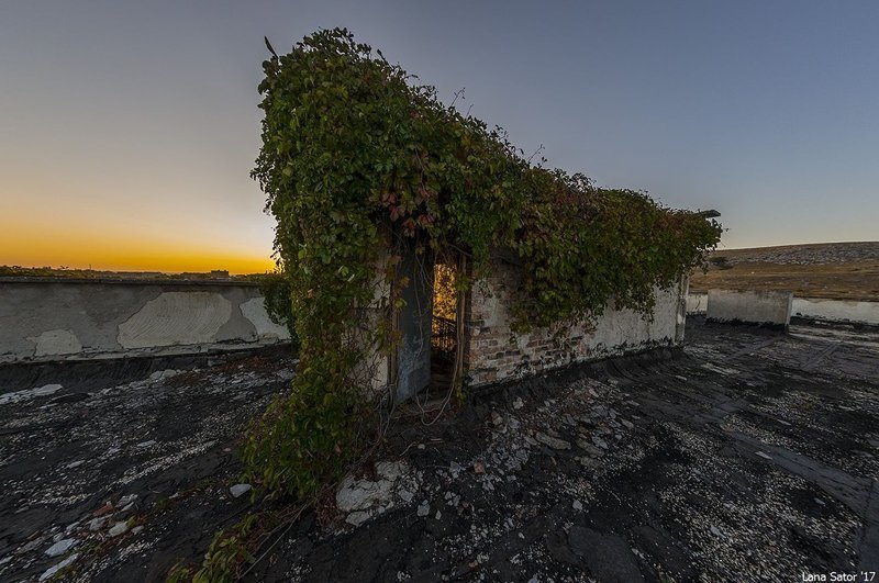 Заросший пионерский лагерь в Крыму Заросший пионерский лагерь в Крыму самостоятельные путешествия,туризм