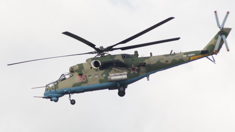 Ударный вертолёт Ми-24 на полигоне Алабино
