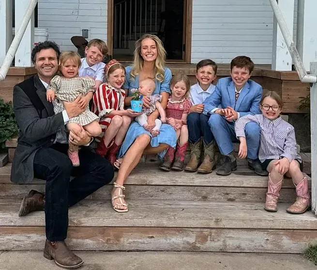 Самая популярная tradwife Ханна Нилман ждёт девятого ребёнка Нилман, мужемХанна, Ханна, стала, НилманХанна, tradwife, которые, которая, Ханны, мамой, написал, жизни, чтобы, Однако, этого, своего, домашних, временем, готовит, также