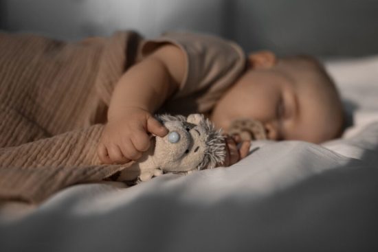 Безопасный сон новорожденного ребёнка – что важно знать