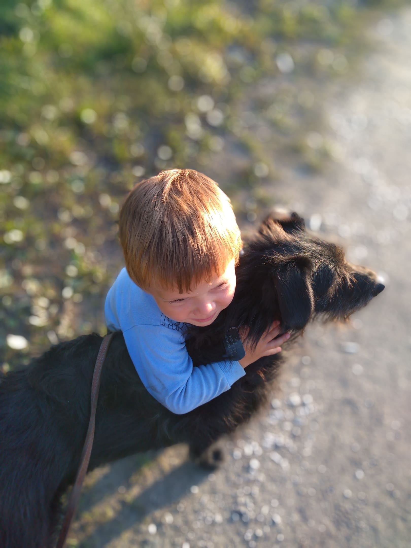 ребенок с собакой