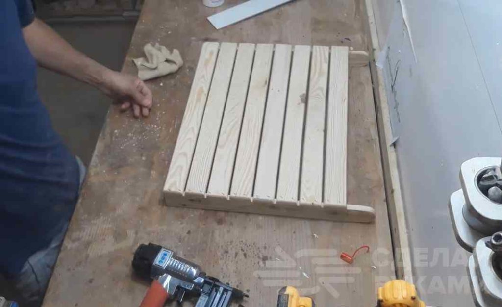 Деревянный столик с подставкой для цветочных горшков Деревянный столик с подставкой для цветочных горшков самоделкин