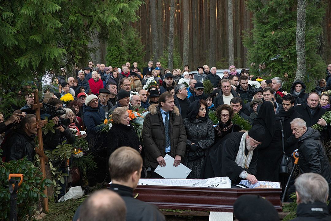 Картинки по запросу Похороны Михаила Задорнова в Юрмале