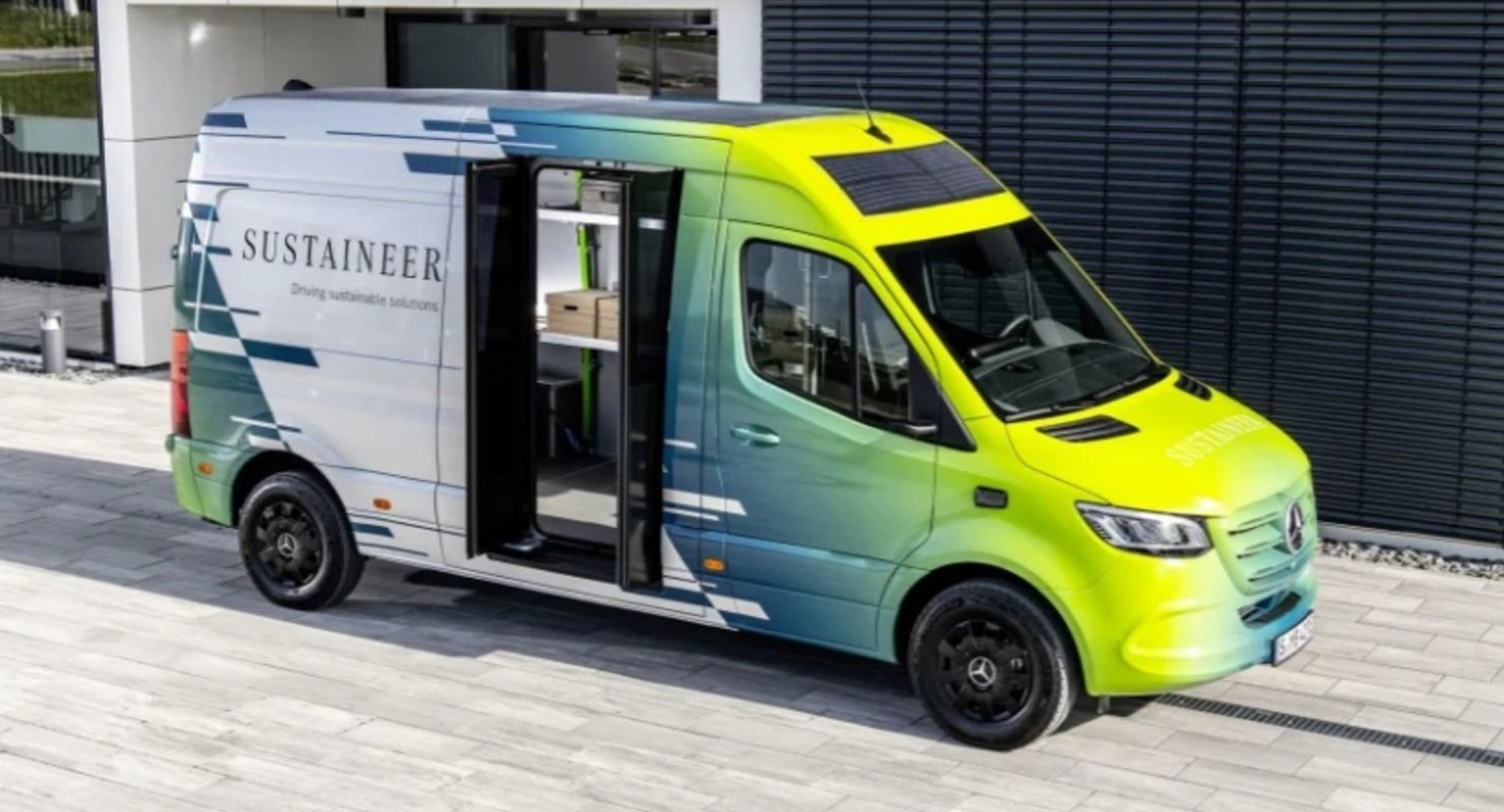 Mercedes-Benz показал фургон будущего c обогреваемыми ремнями безопасности и системой очистки воздуха