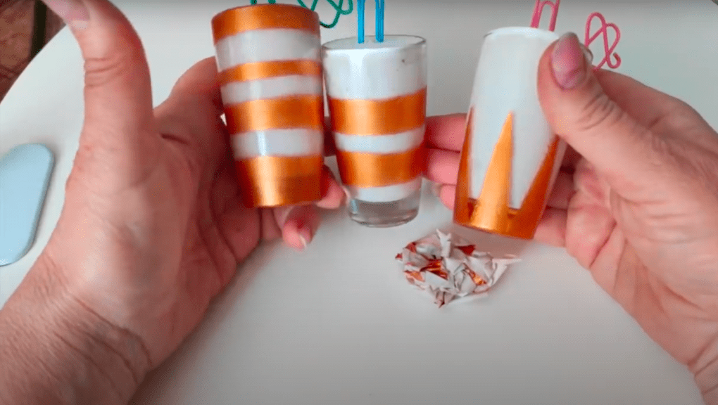 Необычная идея использования стеклянных стопок. Удобно и красиво интерьер,рукоделие,своими руками,сделай сам