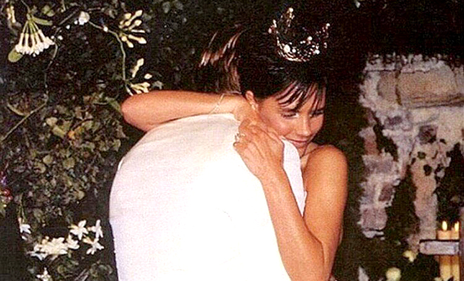 Дэвид и Виктория Бекхэм поделились редкими семейными фото в честь 21-летия брака