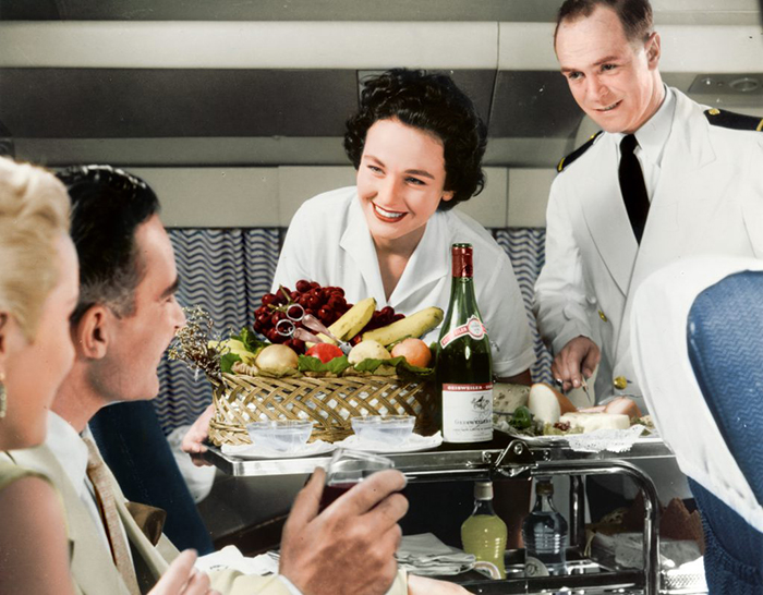 Как летали в самолётах в середине XX века: Когда каждый перелет - роскошный праздник Как летали в самолётах в середине XX века: Когда каждый перелет - роскошный праздник авиатур,мир,поездка