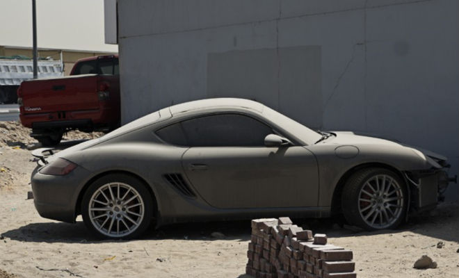 Брошеные авто Дубая: суперкары ржавеют под открытым небом Культура