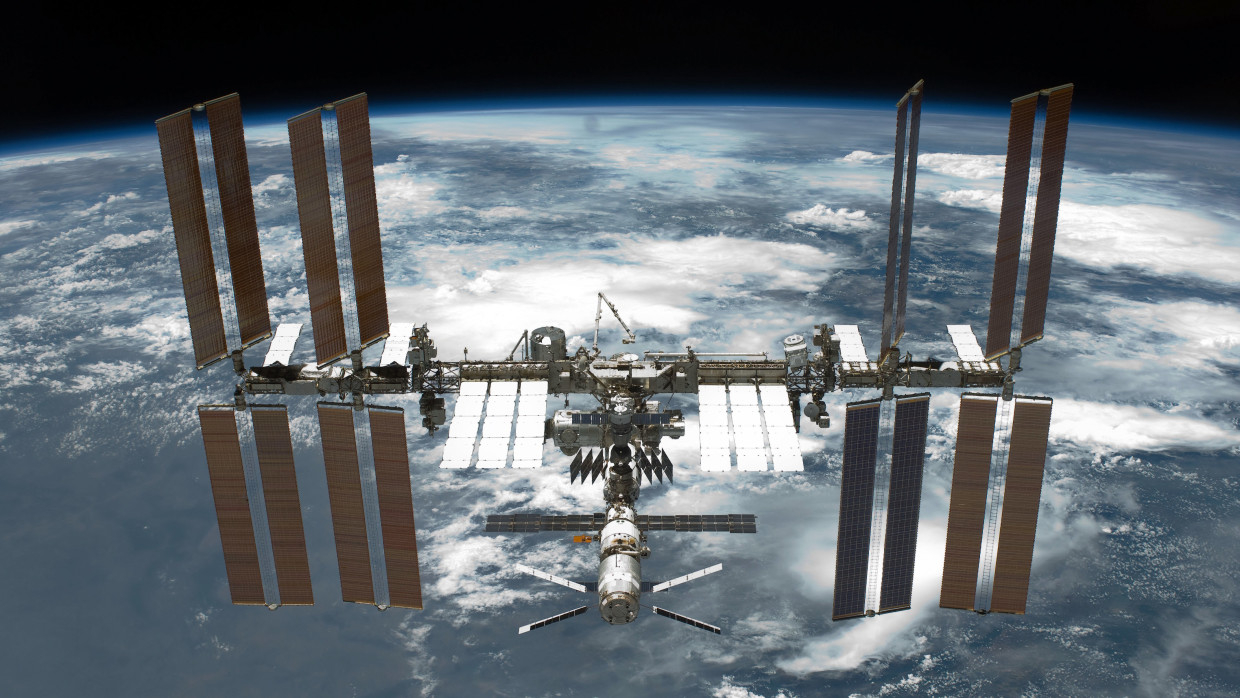 Роскосмос назвал цель предстоящей корректировки орбиты МКС