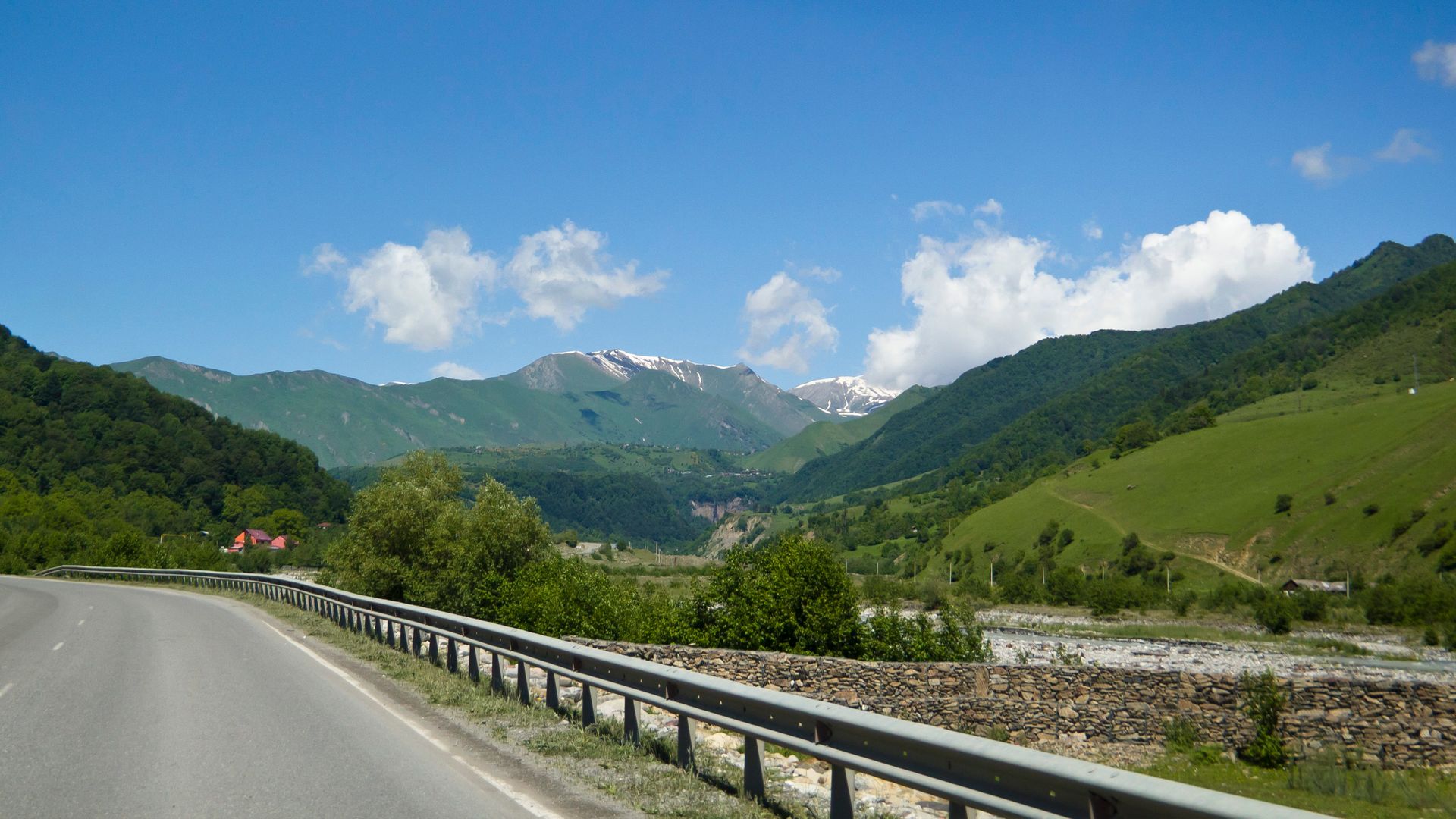 Мобилизационный пункт военкомата развернут на КПП «Верхний Ларс» в Северной Осетии