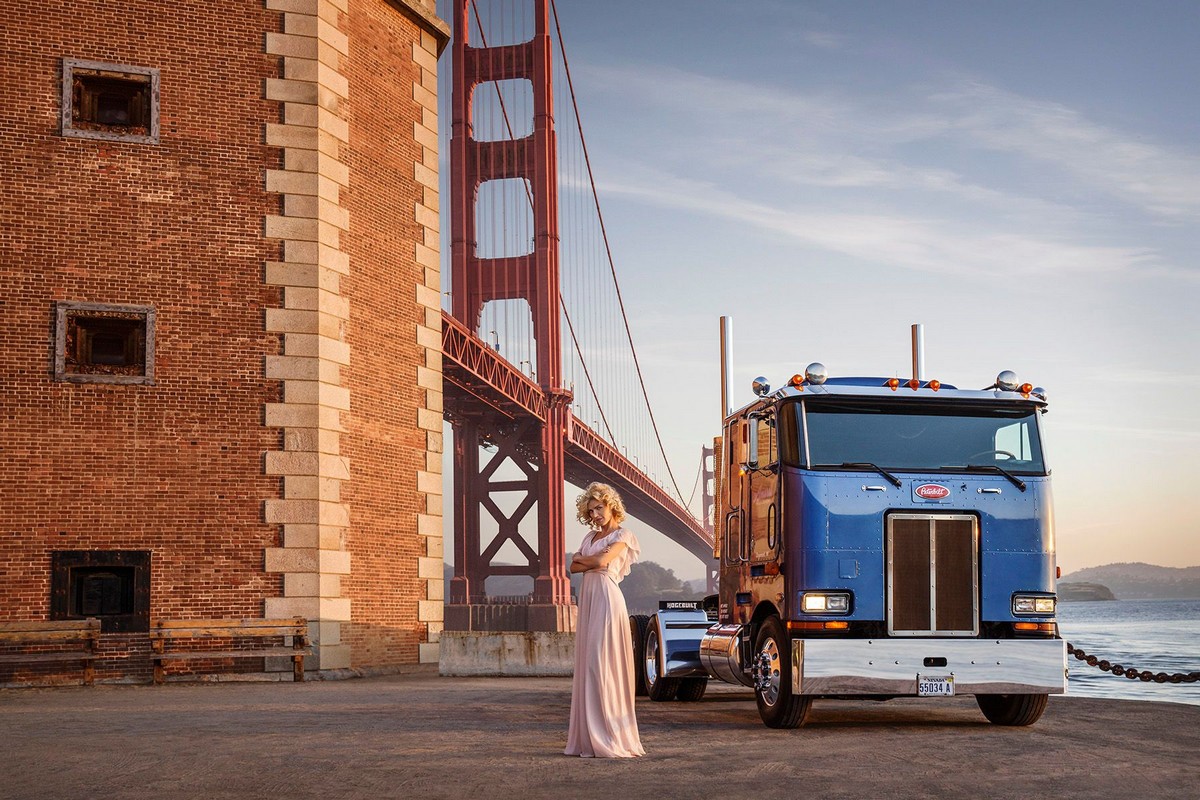 Девушки и тягачи Peterbilt Девушки и тягачи Peterbilt