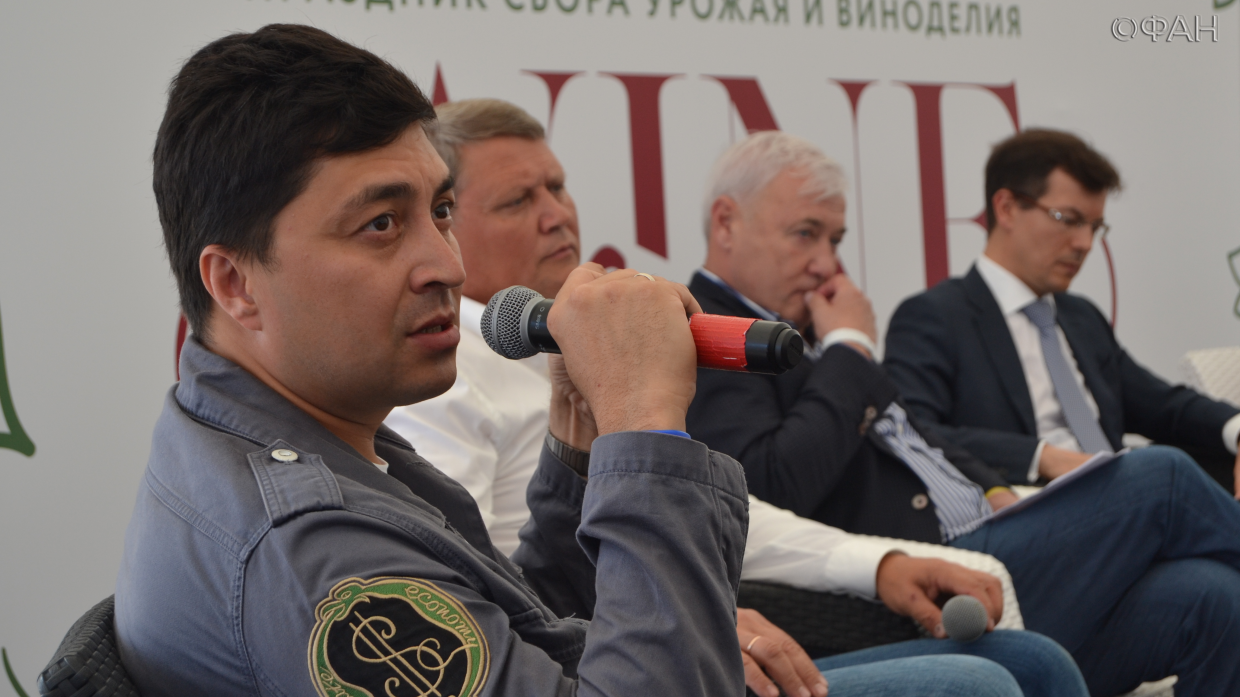 Обновленный винный гид России представили на WineFest-2020 в Севастополе