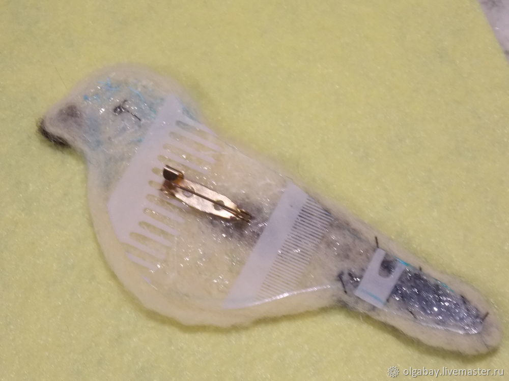 Делаем брошь «Синичка» из войлока и бисера Делаем брошь «Синичка» из войлока и бисера валяем брошь