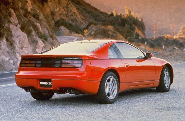 Японское спортивное купе Nissan 300ZX. | Фото: cheatsheet.com. Японское спортивное купе Nissan 300ZX. | Фото: cheatsheet.com.