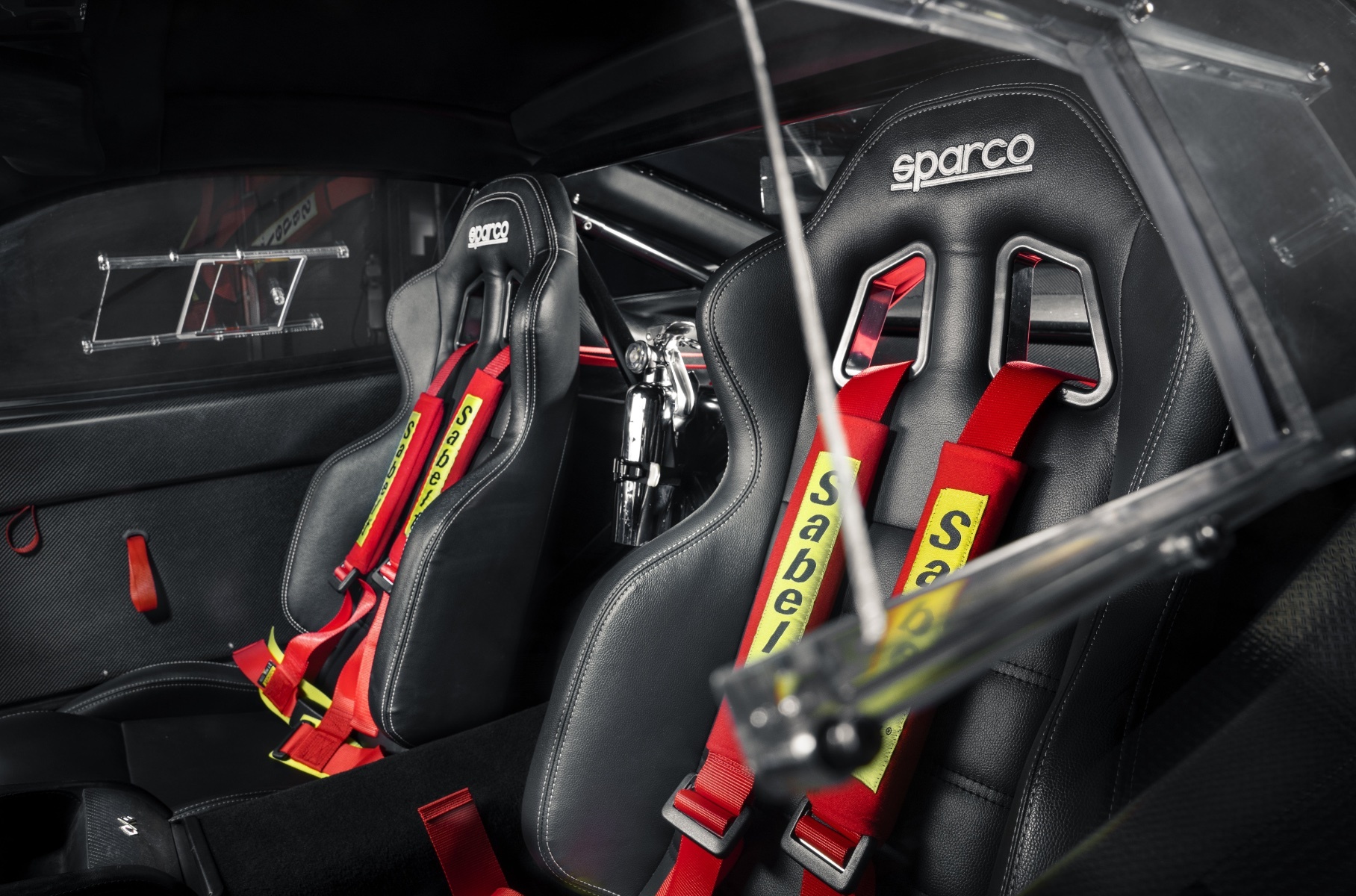 Никогда не существовавший Ferrari 575 GTC Stradale выставили на продажу Никогда не существовавший Ferrari 575 GTC Stradale выставили на продажу Новости