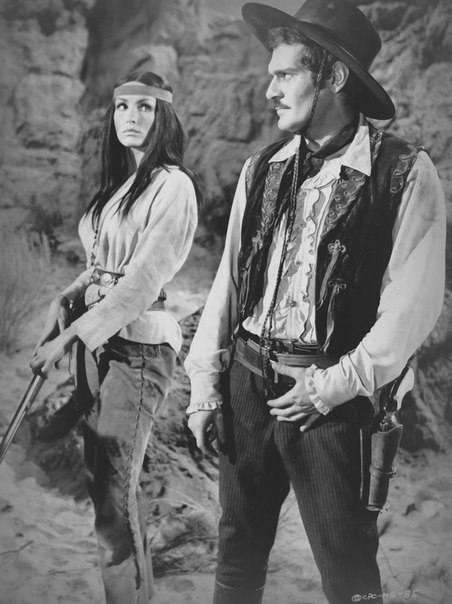 Джулия ньюмар в роли беспощадной немой индианки хешке «золото маккенны» (1969). актрисы