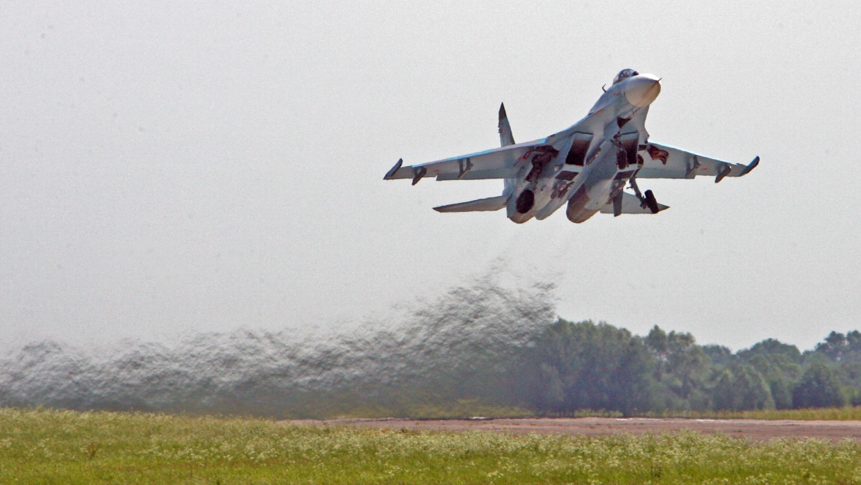 Российский Су-27 проследовал за самолетом-разведчиком ВВС Франции над Балтикой Армия