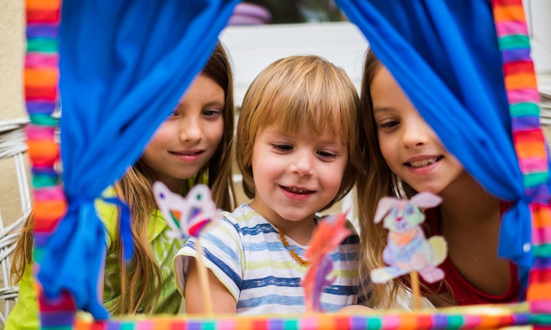 Домашний театр своими руками: 3 идеи, как весело провести время всей семьей