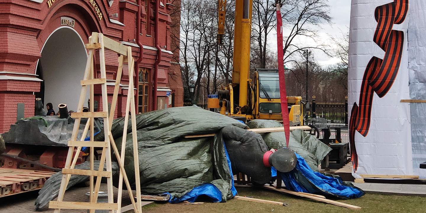 В Москве меняют памятник маршалу Жукову на Манежной площади
