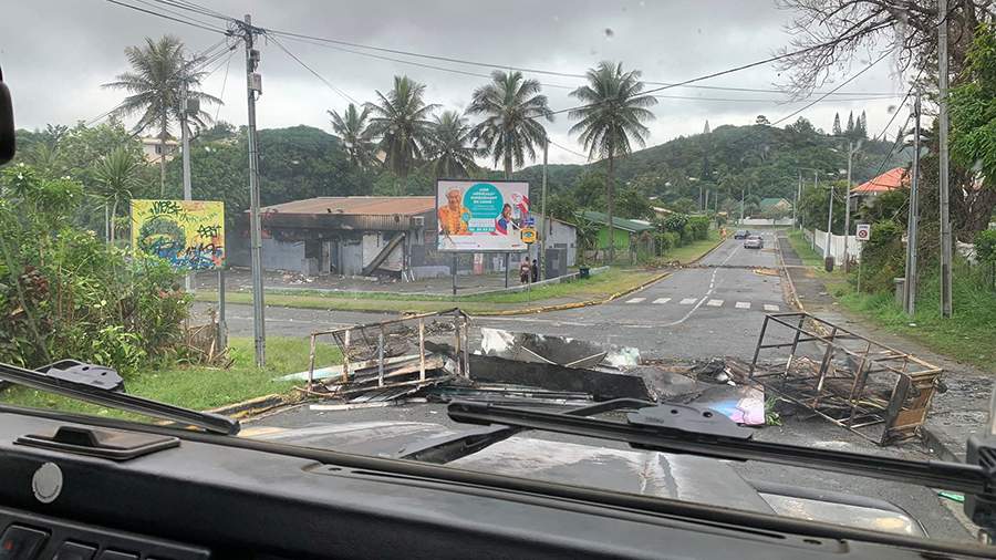 Макрон проведет срочное совещание Совбеза из-за беспорядков в Новой Каледонии