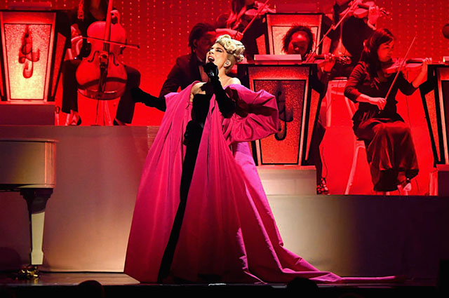 10 экстравагантных сценических образов Леди Гаги на шоу в Лас-Вегасе звездный стиль