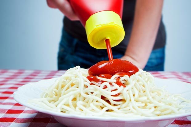 Итальянцы впервые попробовали макароны по-русски: "Вы реально это едите!?"