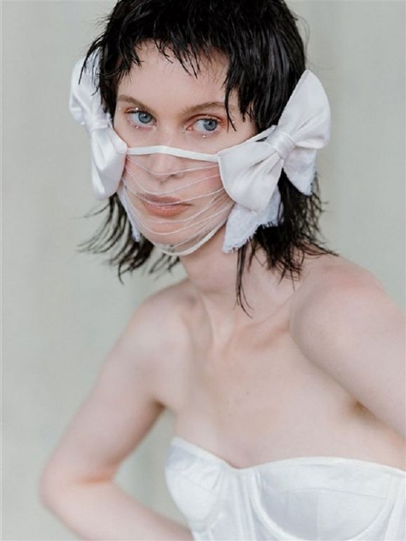 Новый тренд сезона: Свадебные защитные маски для невест