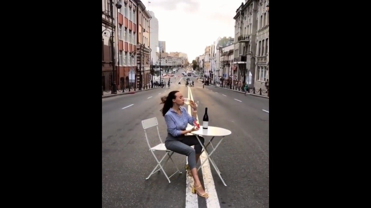 Самая загруженная транспортом улица Владивостока превратилась в фотозону